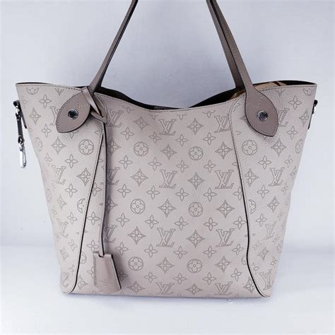 louis vuitton mahina hina mm|louis vuitton bella tote.